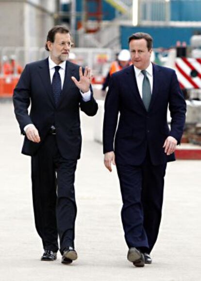 Mariano Rajoy junto a David Cameron en Londres.