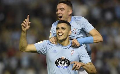 Maxi Gómez y Iago Aspas celebran el primer gol del Celta.