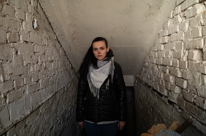 Ania Yanko, en la entrada del sótano. 
