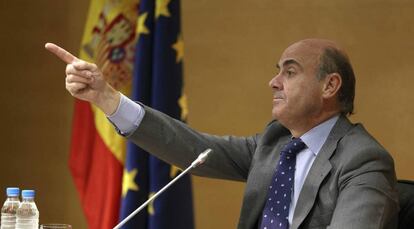 Spanish Economy Minister Luis de Guindos says Spain will meet deficit goals.