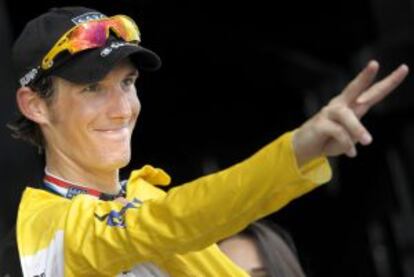 Andy Schleck, vestido del maillot amarillo en el Tour del 2010.