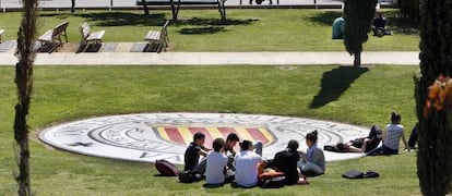 Estudiante en el campus de la Universidad Politécnica de Valencia.