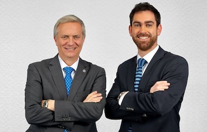 José Antonio Kast y su hijo José Antonio Kast Adriasola en una imagen compartida en sus redes sociales.