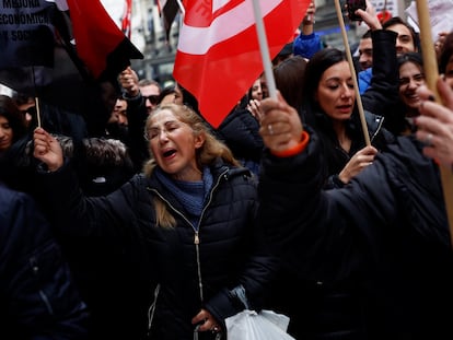 Participantes en una protesta ante un establecimiento de Zara en Madrid el pasado 7 de enero.