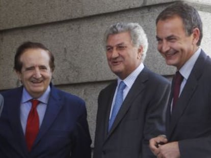 De derecha a izquierda, el expresidente Jos&eacute; Luis Rodr&iacute;guez Zapatero; el presidente del Congreso, Jes&uacute;s Posada;  el vicepresidente del Senado, Juan Jos&eacute; Lucas; y el diputado socialista Jos&eacute; Antonio Alonso.