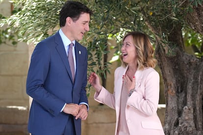 The Prime Minister of Canada, Justin Trudeau, is received by the Italian Prime Minister, Giorgia Meloni, in Borgo Egnazia.