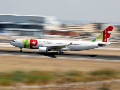 Un avión de TAP aterriza en el aeropuerto de Lisboa el pasado septiembre.