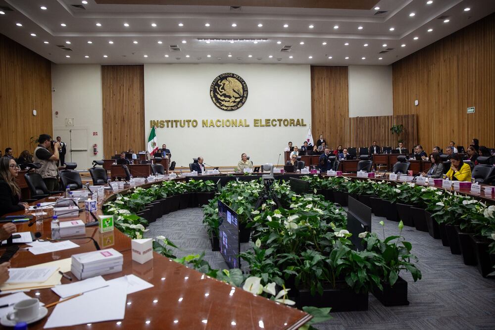 El INE se fractura en la antesala de la reforma electoral | EL PAÍS México