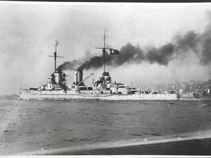 El crucero de batalla imperial 'Goeben' en Estambul en 1917. 