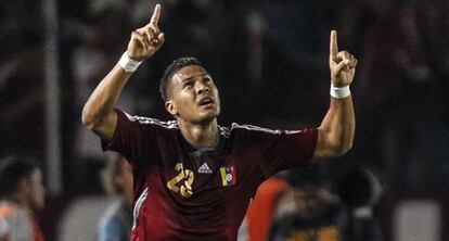 Salomón Rondon celebra su gol.