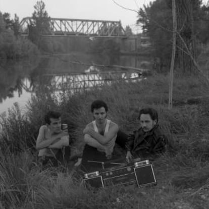 Imagen de los miembros de Gabinete Caligari tomada en Soria por Alberto García-Alix.