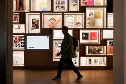 La Pared de los archivos, en la segunda planta del Bob Dylan Center, en Tulsa.