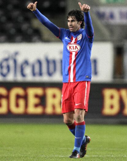 Tiago celebra su gol