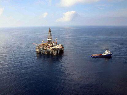 Plataforma petrolífera <i>Casablanca,</i> frente a la costa de Tarragona, donde se produjo el vertido.