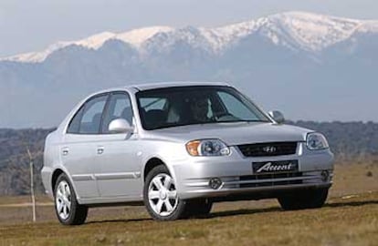 El Accent adopta un frontal más estilizado  inspirado en el Hyundai Coupé.