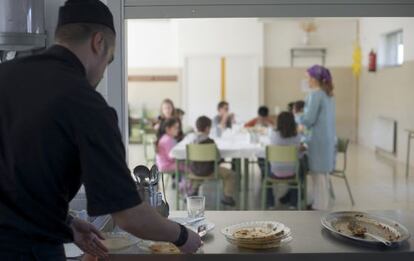 Comedor escolar del colegio de Primaria de Xunqueira de Espadañedo en Ourense