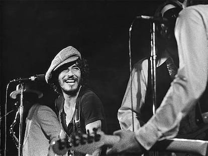 Bruce Springsteen, durante el concierto en Hammersmith Odeon.