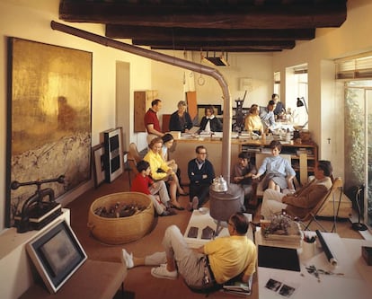 Reunión de amigos, en torno a Fernando Zóbel con, entre otros, Gerardo Rueda, José Guerrero y Gustavo Torner, en casa de este en 1966.