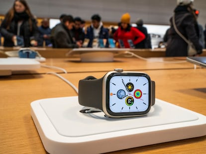 Un Apple Watch, este martes en una tienda de Apple en Nueva York (EE UU).