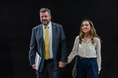 Johannes Kaiser arriba al primer debate presidencial en Santiago, el 10 de septiembre.