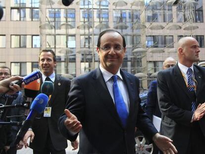 Fran&ccedil;ois Hollande a su llegada a la cumbre europea por el crecimiento el 23 de mayo.