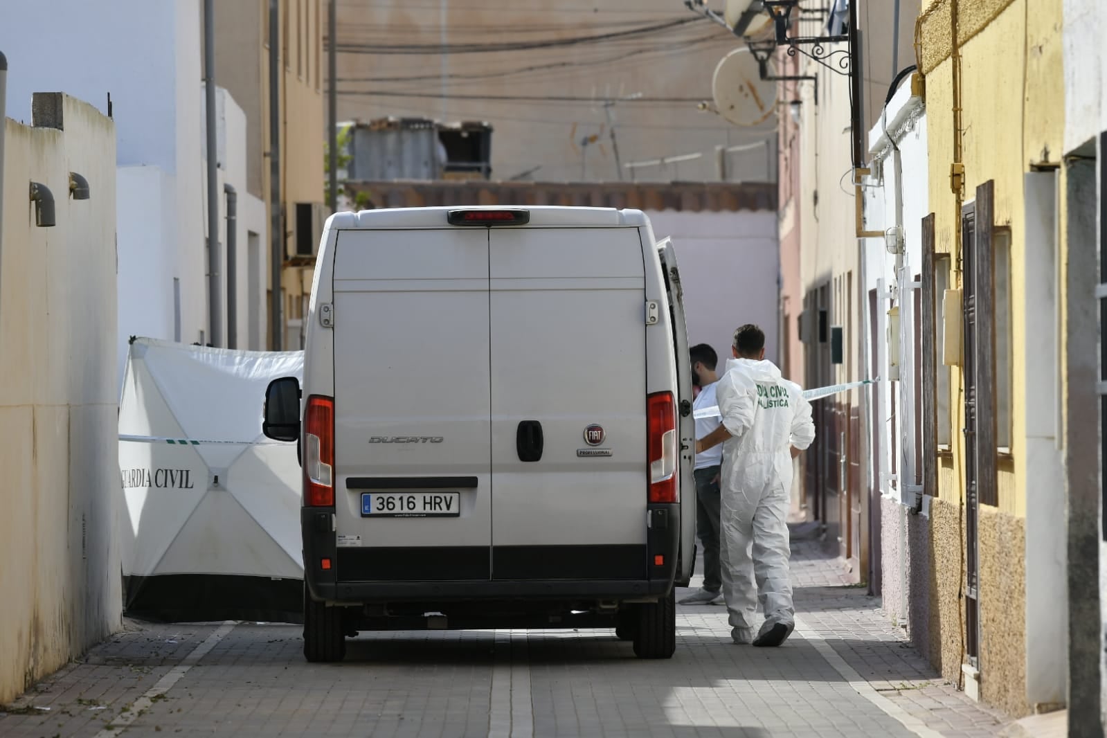 Un hombre mata a su mujer en Almería y se entrega a la Policía Local 