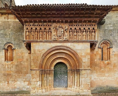 Ejemplo de escultura románica en el templo de Moarves de Ojeda, habitualmente cerrado. Imagen cedida por la Fundación Santa María la Real.