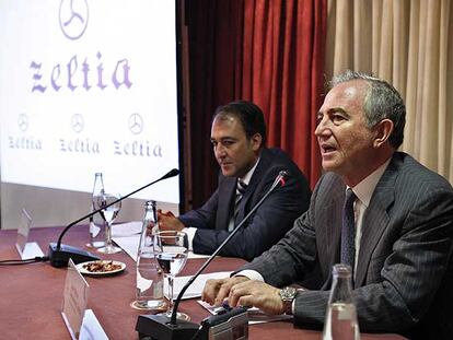 José María Fernández Sousa, presidente de Zeltia, a la derecha, y Luis Mora, de PharmaMar, ayer en Madrid.