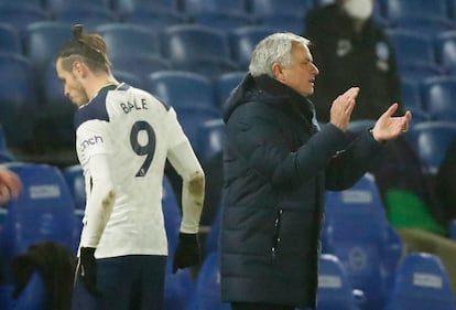 Mourinho sustituye a Bale contra el Brighton.