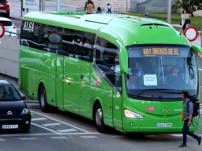 Autobús interurbano en el Intercambiador de Moncloa.