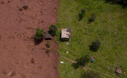 Vista aérea de um local afetado pelo rompimento da barragem de Brumadinho.