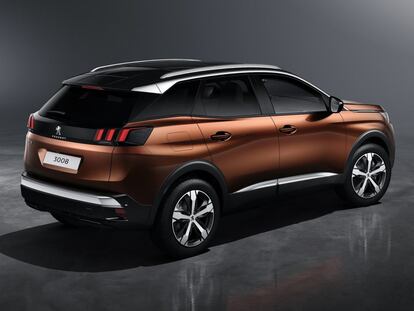 El 'crossover' Peugeot 3008 ha sido el sexto vehículo más vendido en diciembre, con 2.322 unidades y el décimo de 2018, con 22.870 . En la imagen, en su versión híbrida