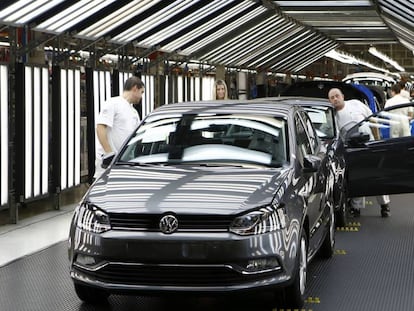 Automóviles en la planta de Volkswagen en Landaben (Pamplona). 