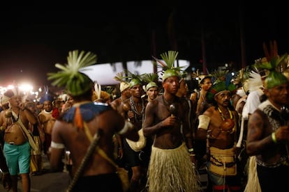 Miles de indígenas se manifiestan en Brasilia (Brasil). 