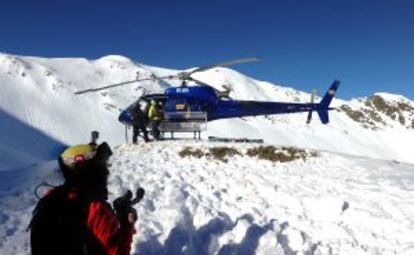 'Heliski' en el Valle de Escunhau, en el Pirineo catalán.