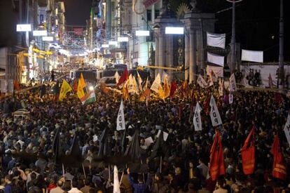 Manifestaci&oacute;n en respuesta al atentado en Estambul.