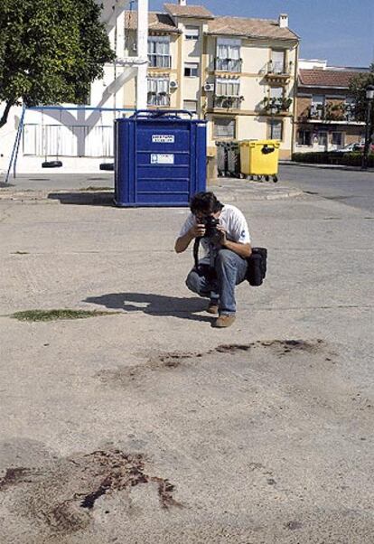 Lugar donde fue hallada inconsciente Alfonsa. Su domicilio (bloque amarillo del fondo) estaba sólo a 50 metros.