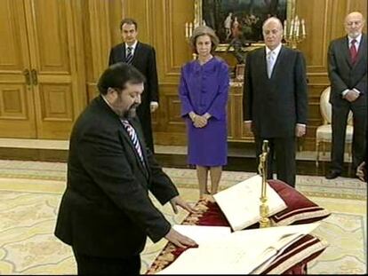 Francisco Caamaño promete su cargo ante los Reyes