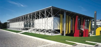 La fábrica de B&B, proyectada por Renzo Piano y Richard Rogers, en Novedrate (Italia).