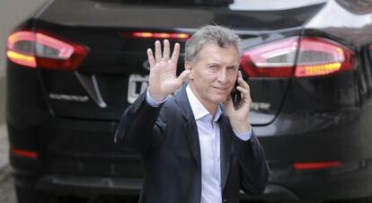 Mauricio Macri tras su primera rueda de prensa como presidente electo. 