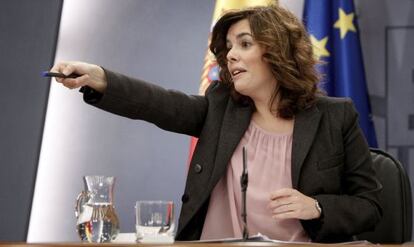 Soraya S&aacute;enz de Santamar&iacute;a, durante la comparecencia tras el Consejo de Ministros. 