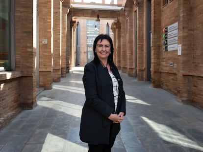 Elisa Durán, directora general adjunta de la Fundación Bancaria La Caixa, en los pasillos modernistas de CaixaForum Barcelona.