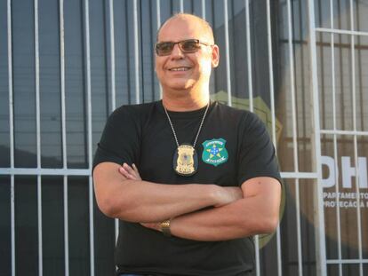 El comisario de policía, Mario Leony.