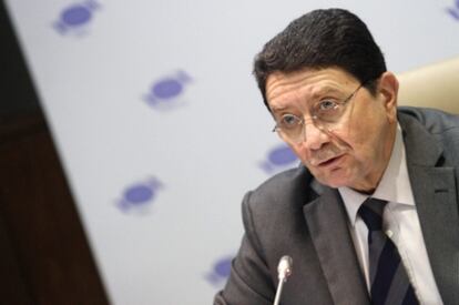 El secretario general de la Organización Mundial del Turismo, Taleb Rifai, explica los datos sobre el turismo mundial en 2011 y las tendencias para 2012 en las diferentes regiones del mundo