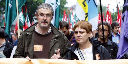 Los secretarios generales de ELA, Adolfo Muñoz, y LAB, Ainhoa Etxaide, durante la manifestación de ambas centrales el pasado Primero de Mayo en Bilbao.