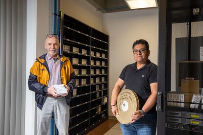 Gerardo León, coordinador de nuevas tecnologías e informática y Gustavo Lucio, jefe del laboratorio digital.