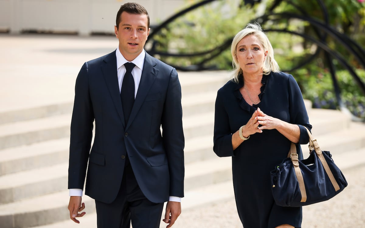 Le Pen risks her political disqualification in a trial for diversion of European funds