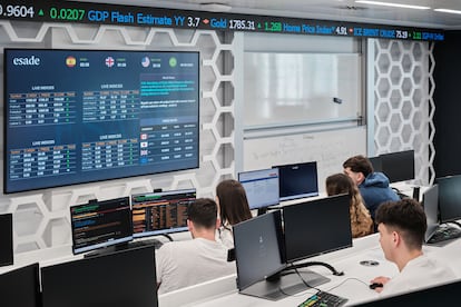 Alumnos en una clase de Esade.