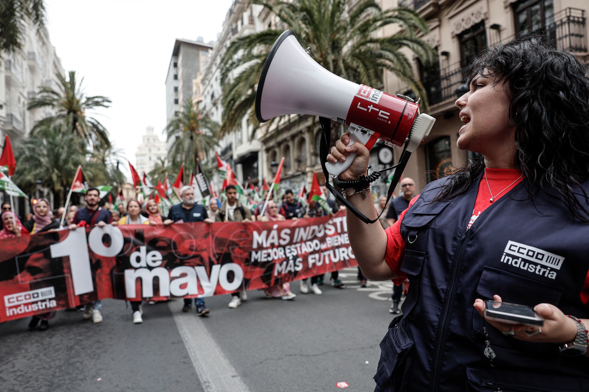 Miles de trabajadores se manifiestan por la vivienda el Primero de Mayo ...