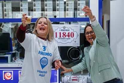 Las loteras de la administracin nmero 5 de Catarroja (Valencia), en la zona cero de la dana del 29 de octubre, celebran el quinto premio, el 11840, del que ha vendido una serie.